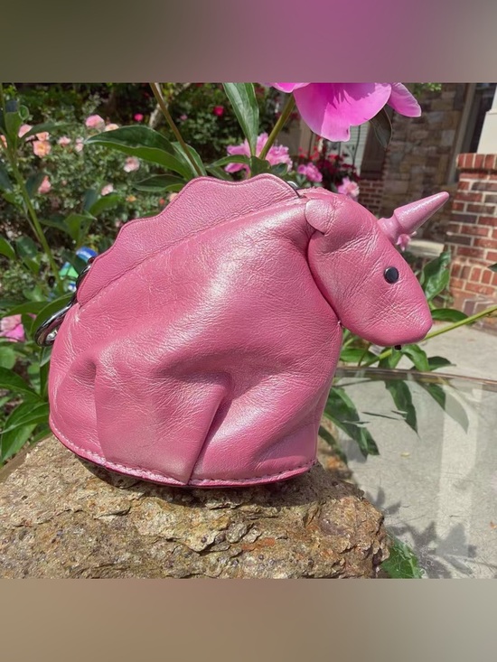 Coach Handbags - EUC Coach Uni Coin Case 22939